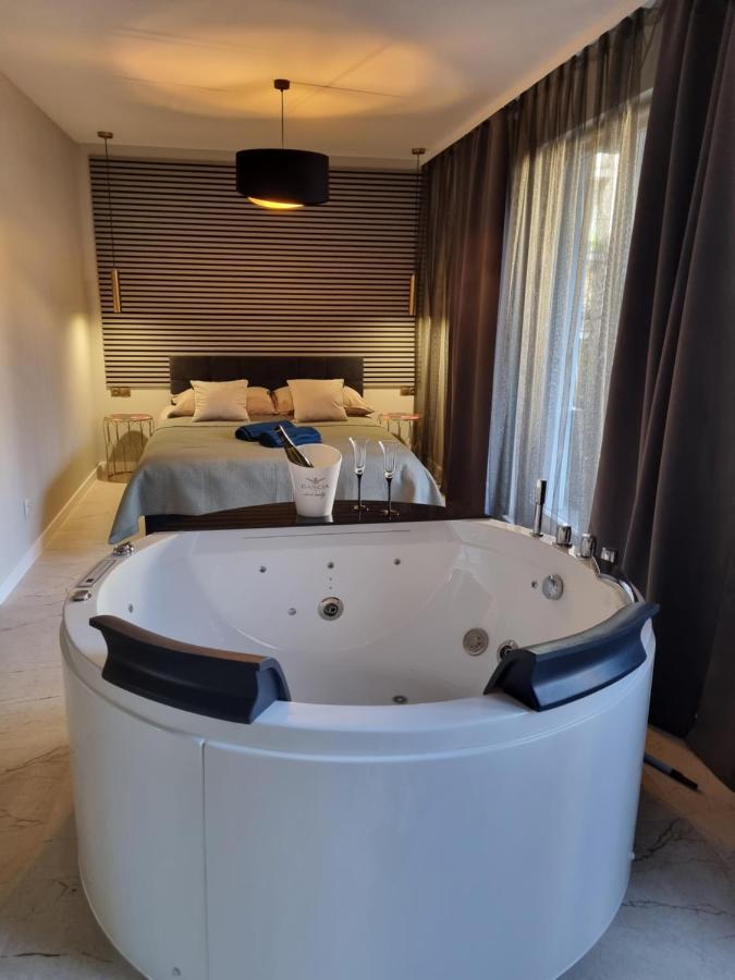 Apartament Jacuzzi Krakow Exterior photo
